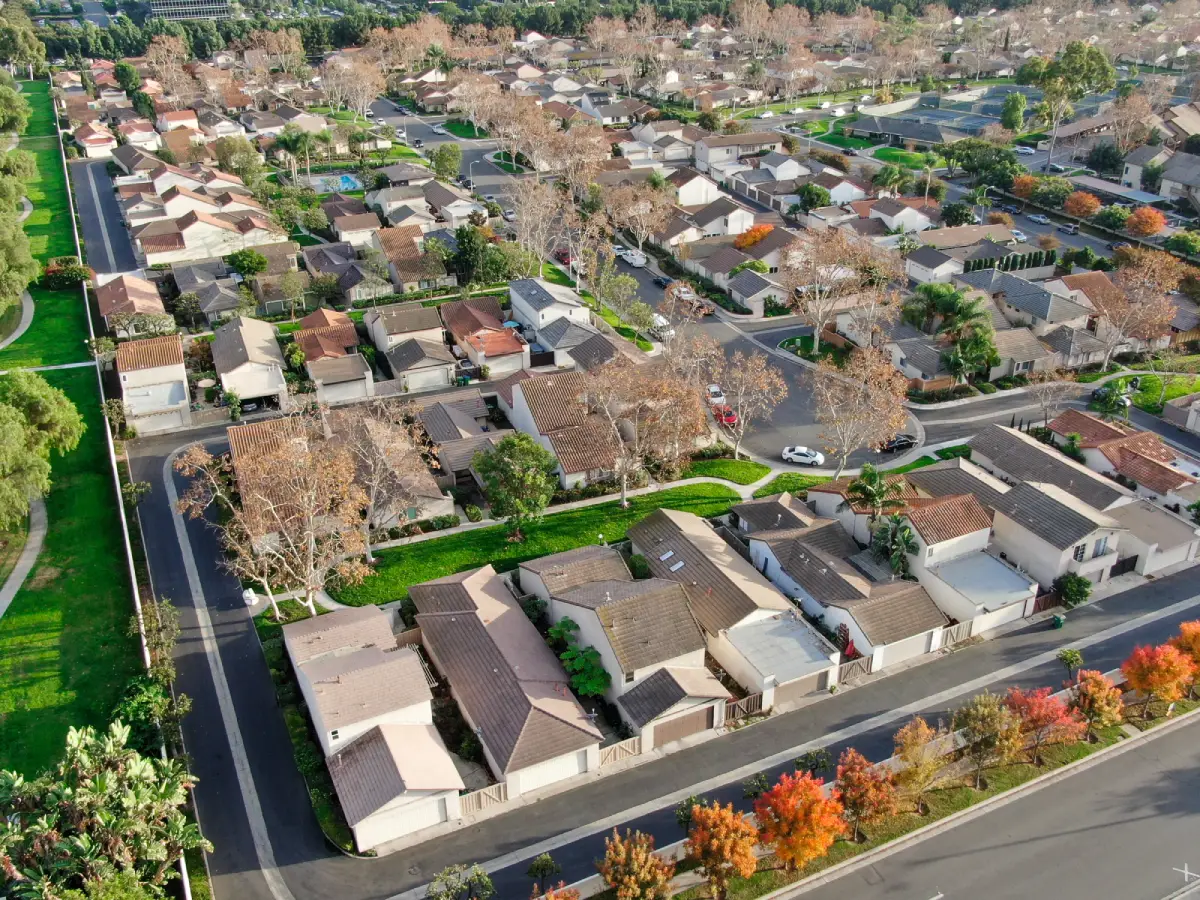 Enhancing HOA Communities in Brooksville: The Impact of Expert Management